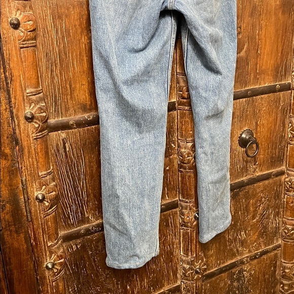 A&F Curve Love ’90s Straight Ultra High-Rise Jeans 24/00 Crossover/Angled Waist - Picture 5 of 9